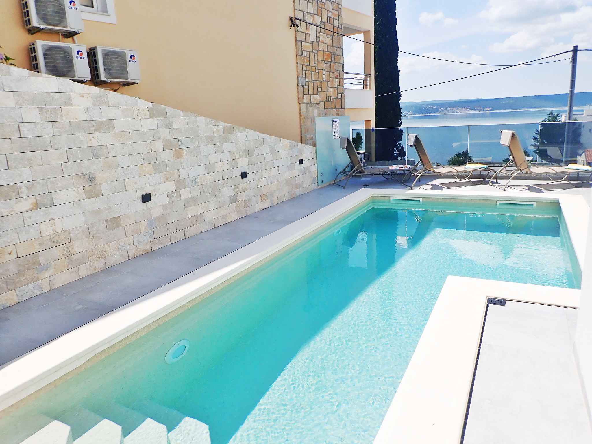 Ferienhaus mit Pool und Meerblick Ferienhaus in Kroatien