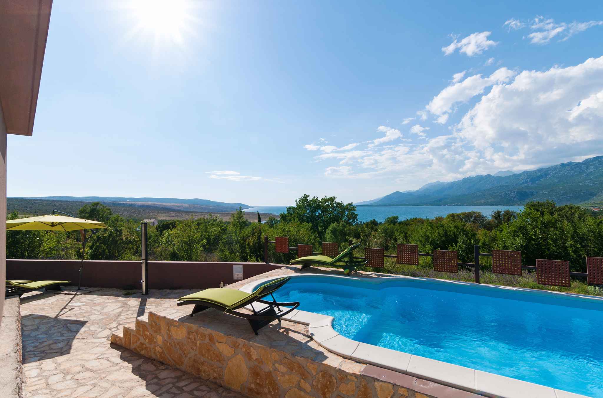Ferienhaus für 8 Personen mit Pool und Meerbl Ferienhaus in Dalmatien