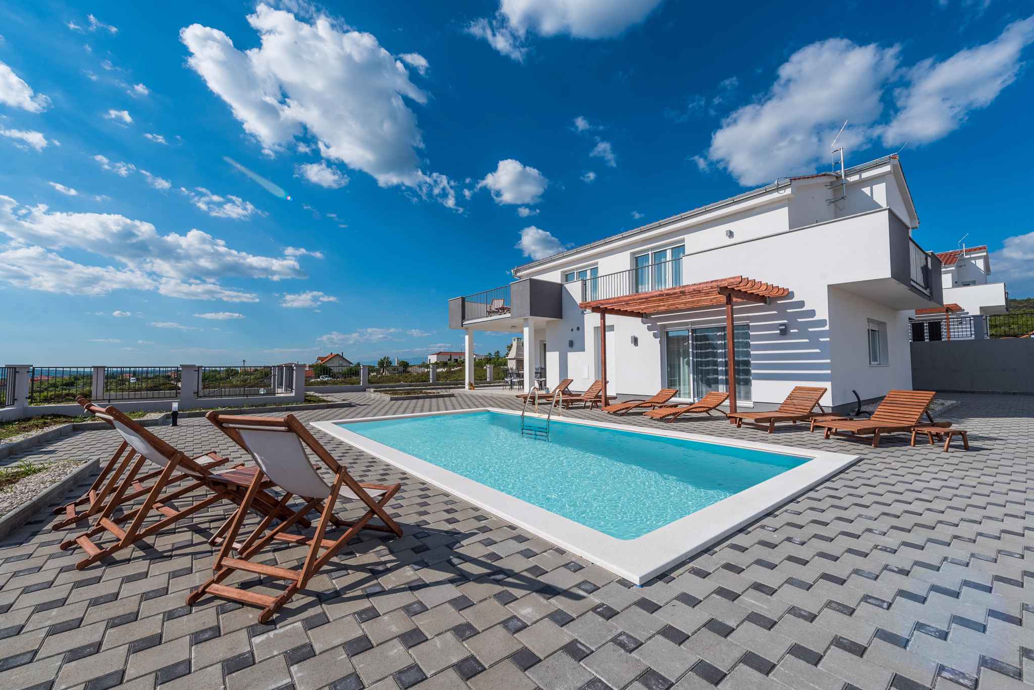 Villa mit Pool und WLAN Ferienhaus 