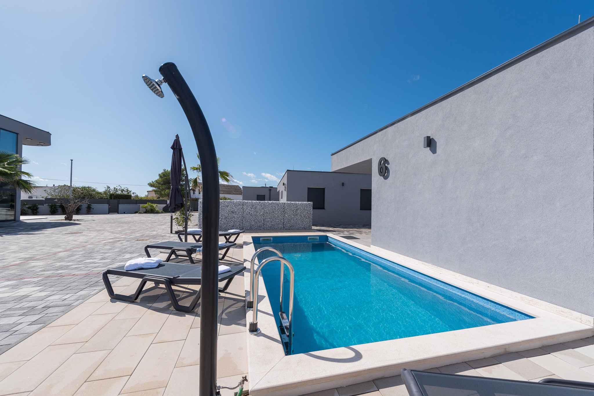 Villa mit Pool für 4-6 Personen im Luxusresor Ferienhaus  Insel Pag