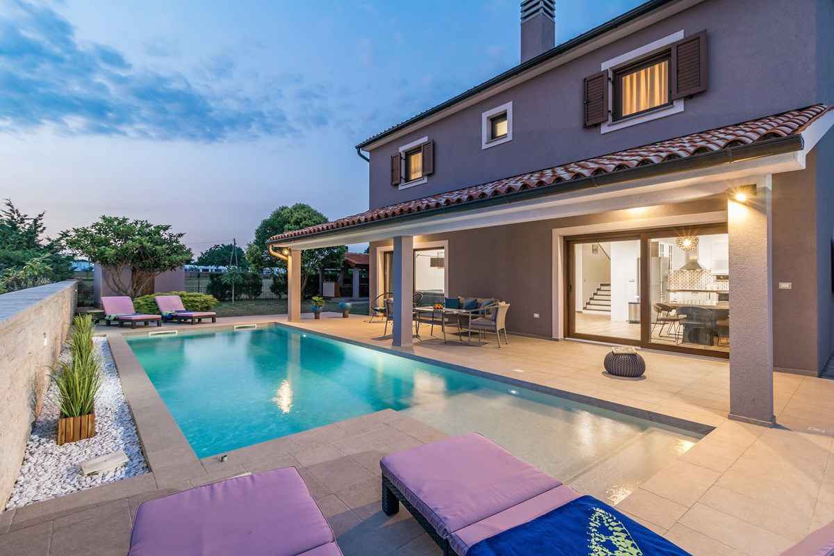 Villa mit Swimmingpool Ferienhaus in Istrien
