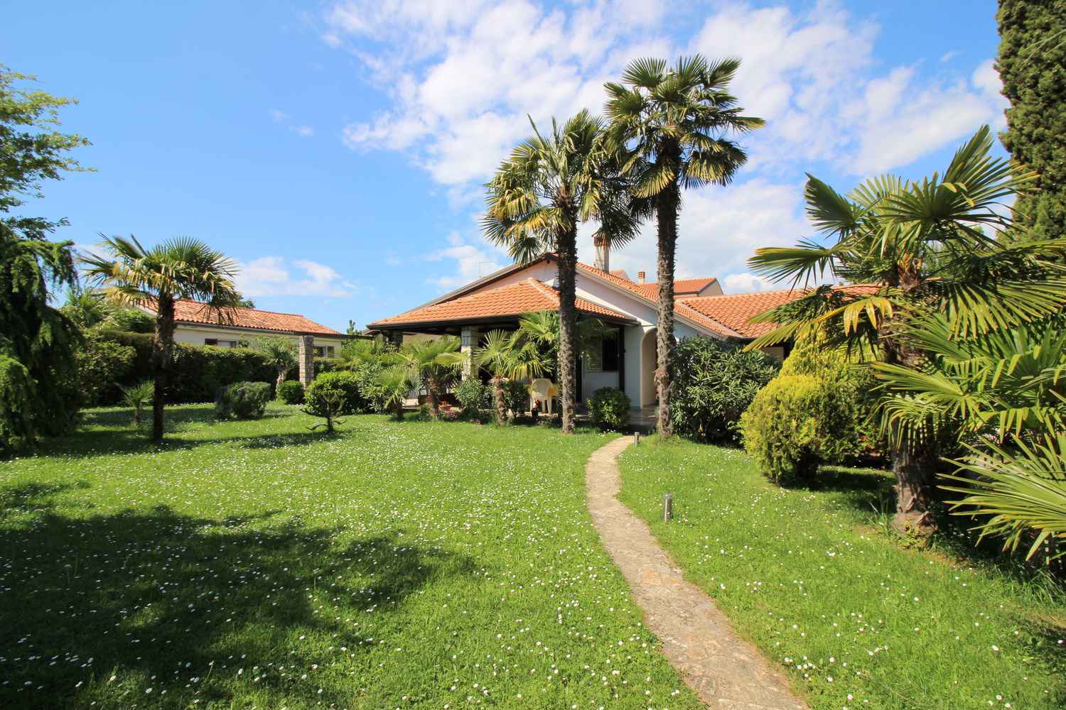 Bungalow mit schönem Garten und Klimaanlage Ferienhaus in Kroatien