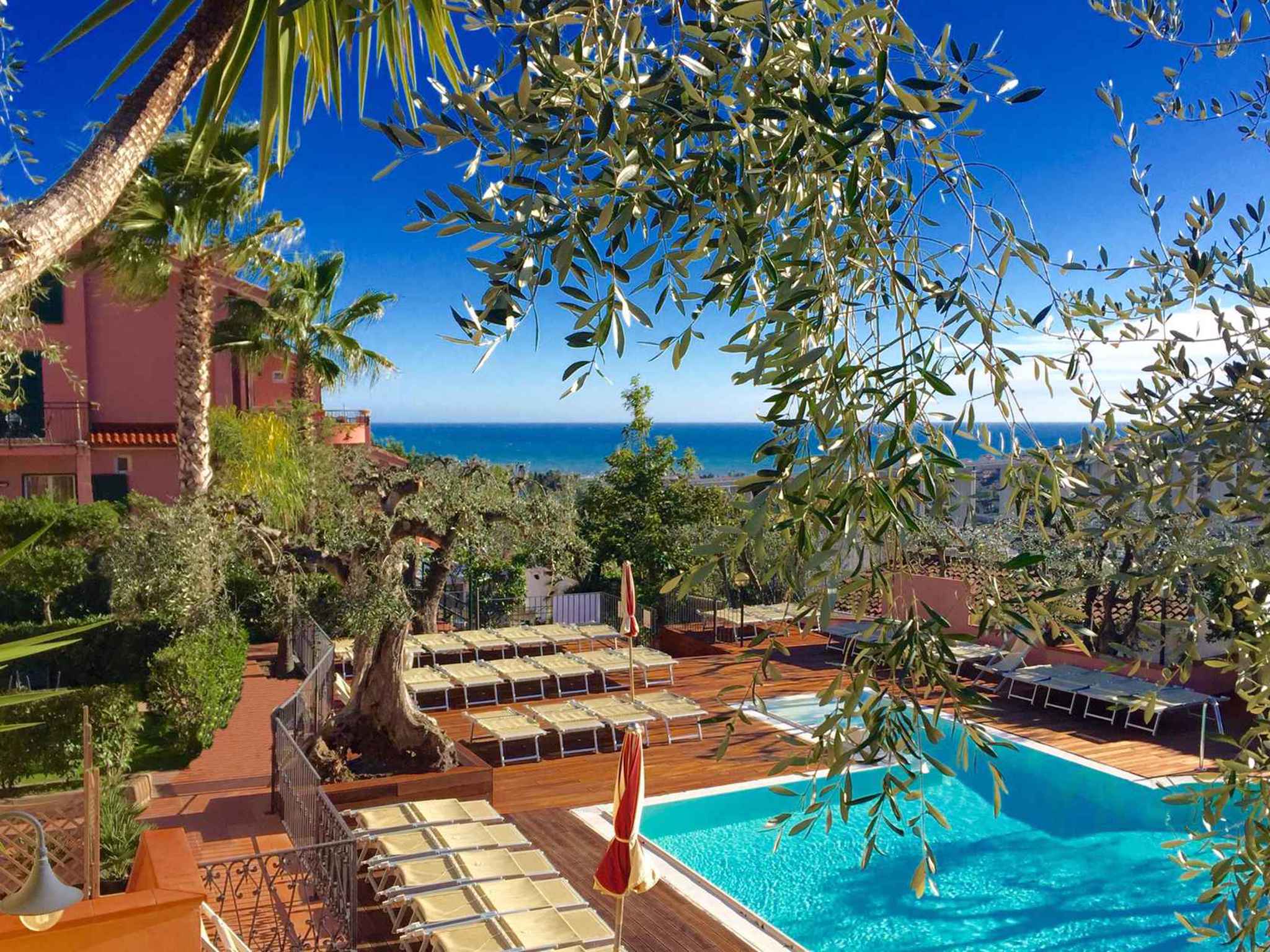 Ferienwohnung mit Terrasse oder Balkon, Klimaanlag   Golf von Genua