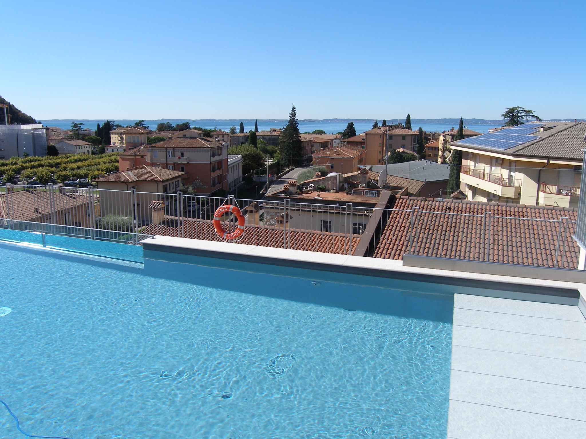 Ferienwohnung mit Pool auf dem Dach   Garda
