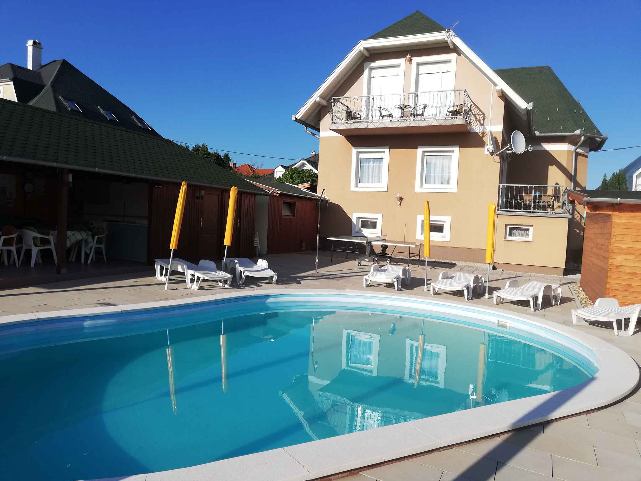 Ferienwohnung mit beheiztem Pool und Balkon  am Balaton Plattensee