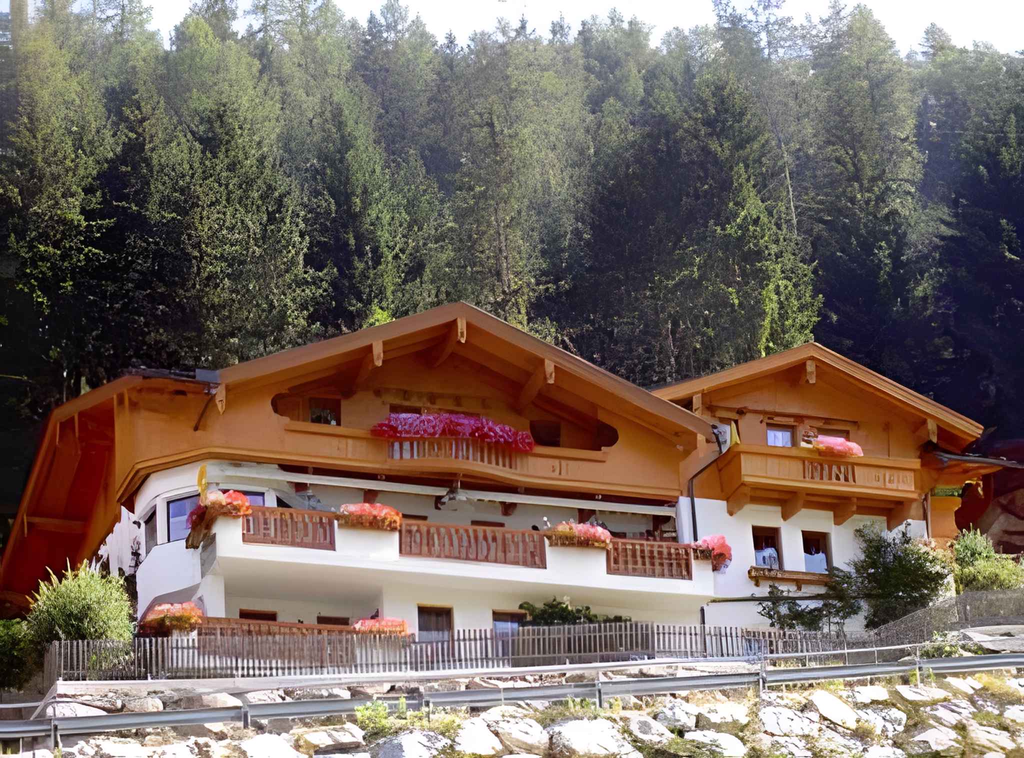 Ferienwohnung mit Panoramablick auf das Zillertal   Tirol