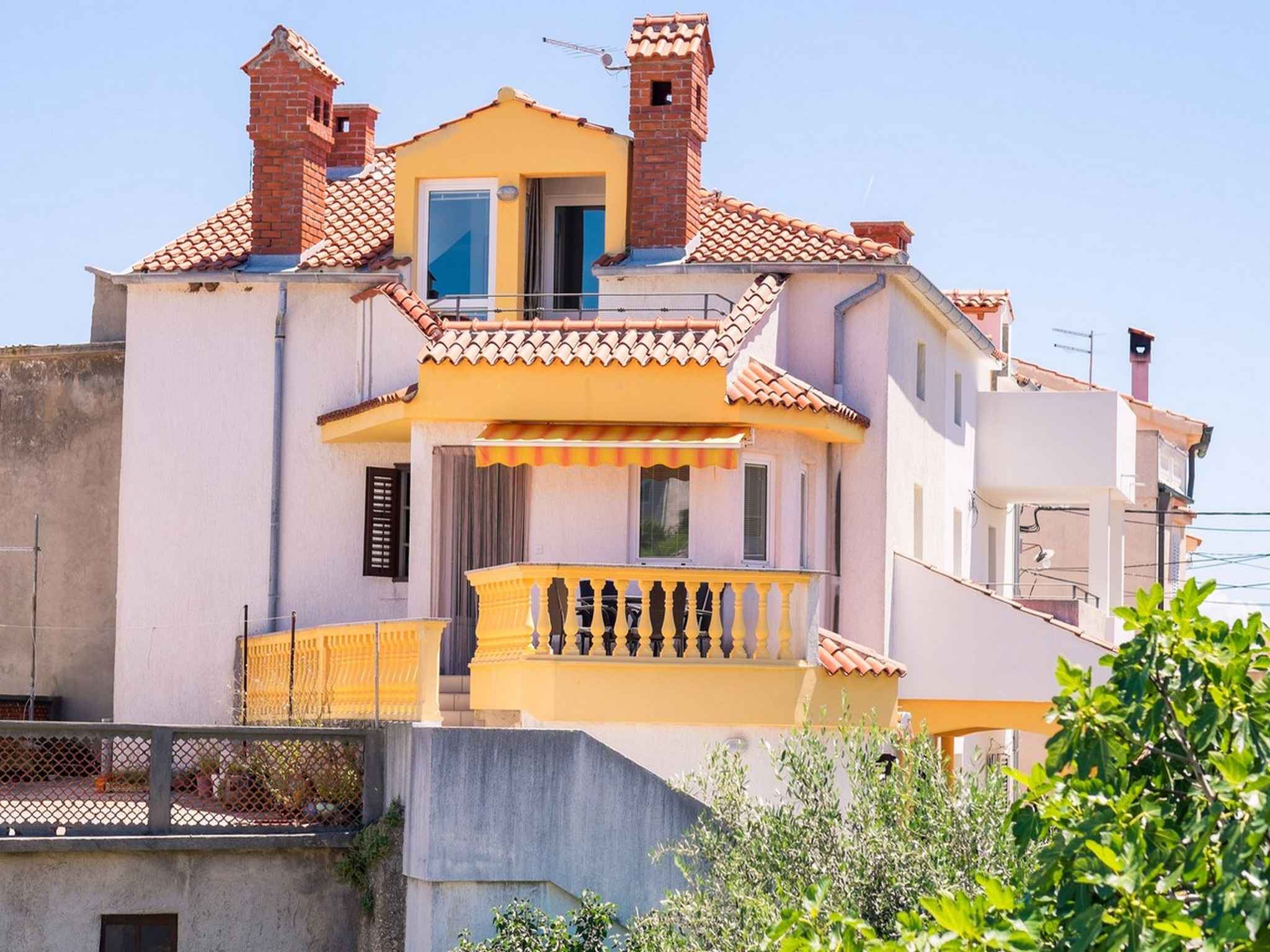 Ferienwohnung mit Balkon, modern eingerichtet   Vrbnik
