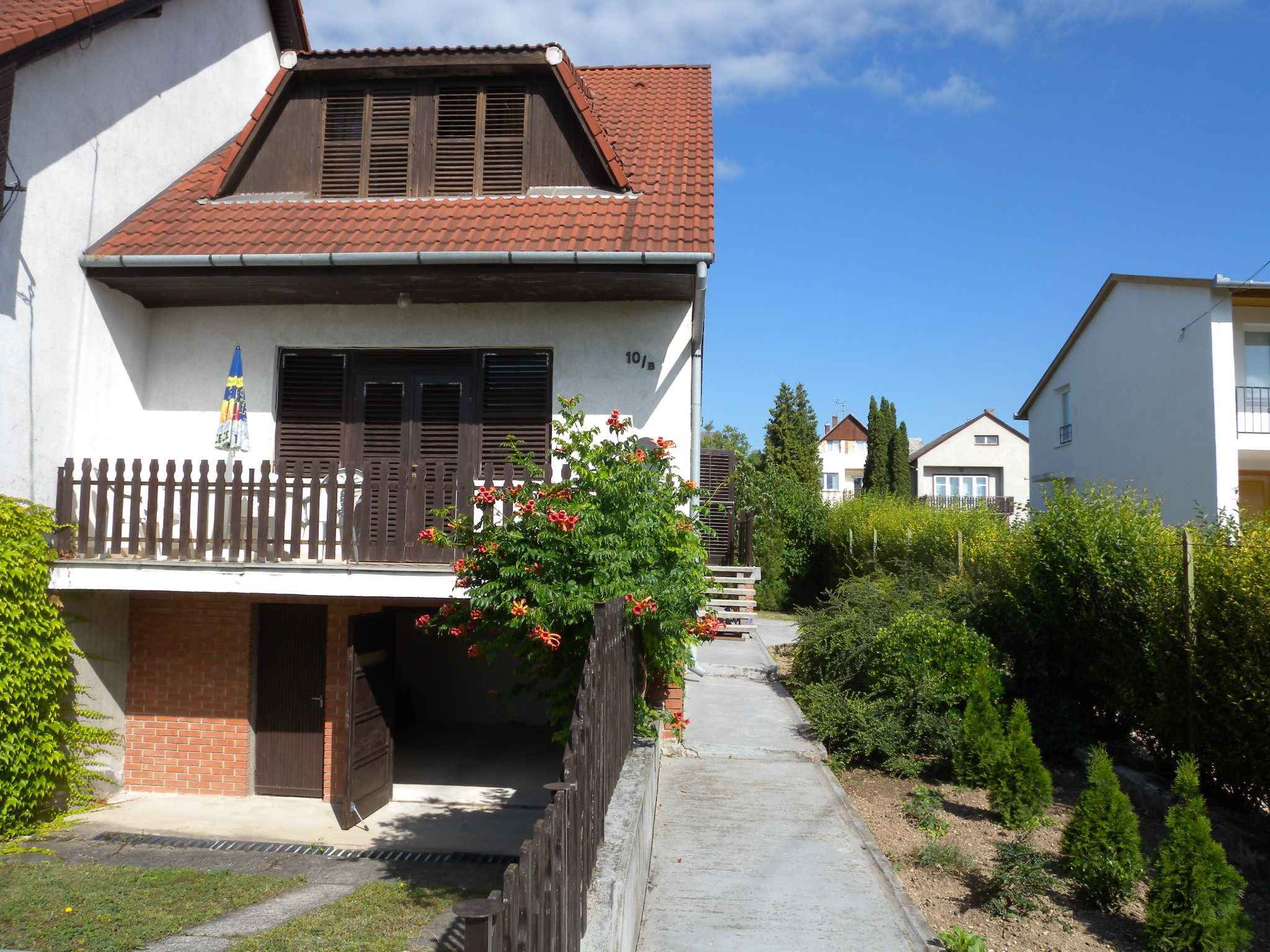 Ferienhaus mit Balkon und Gartenmöbel  in Ungarn