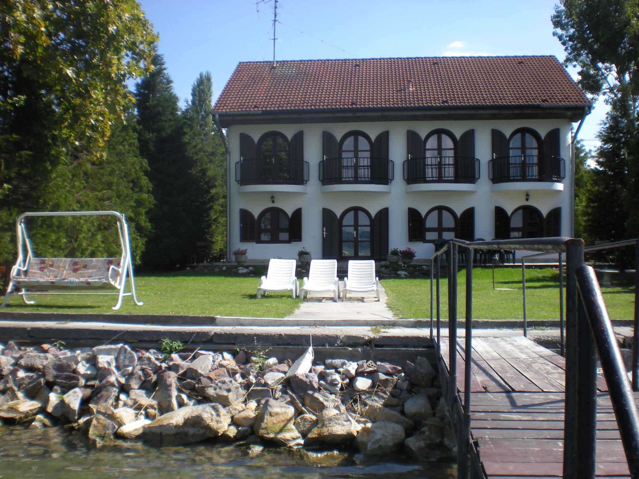 Ferienhaus mit eigenem Steg direkt am Ufer Ferienhaus am Balaton Plattensee