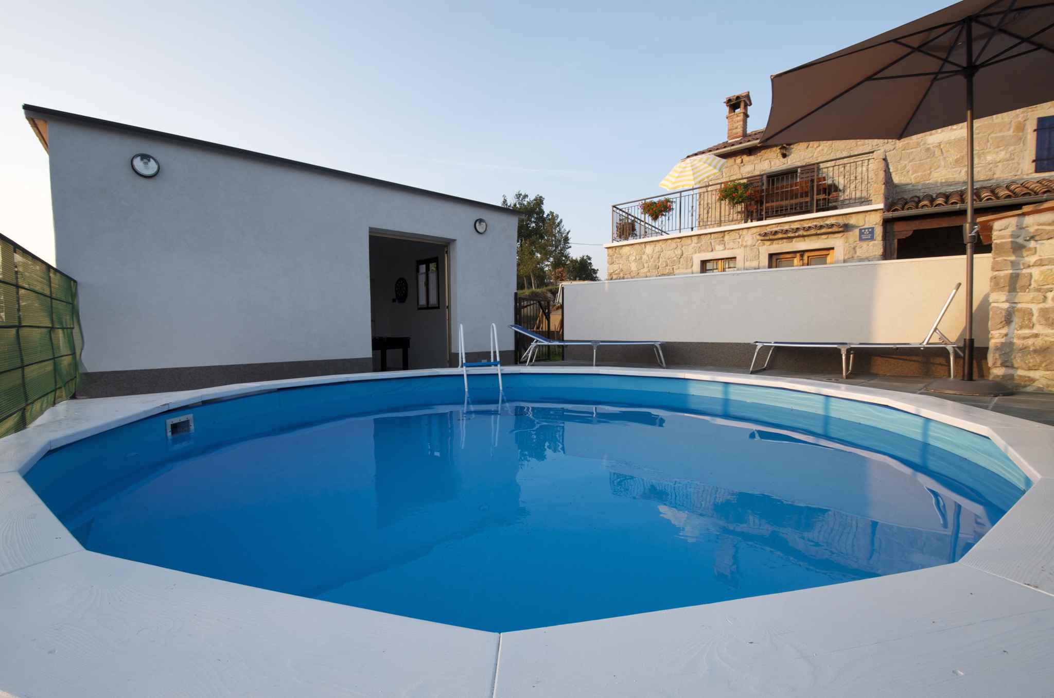 Ferienhaus in ruhiger Lage mit Pool  