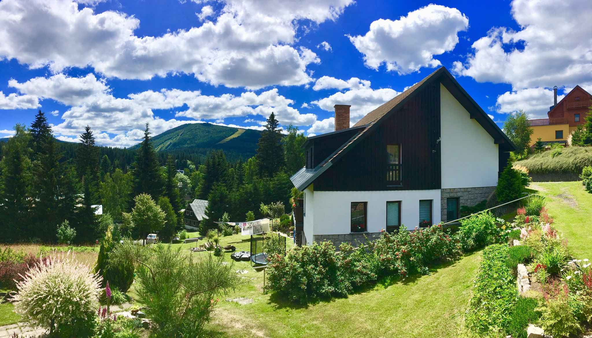 Ferienwohnung mit Balkon am Hang   Riesengebirge CZ