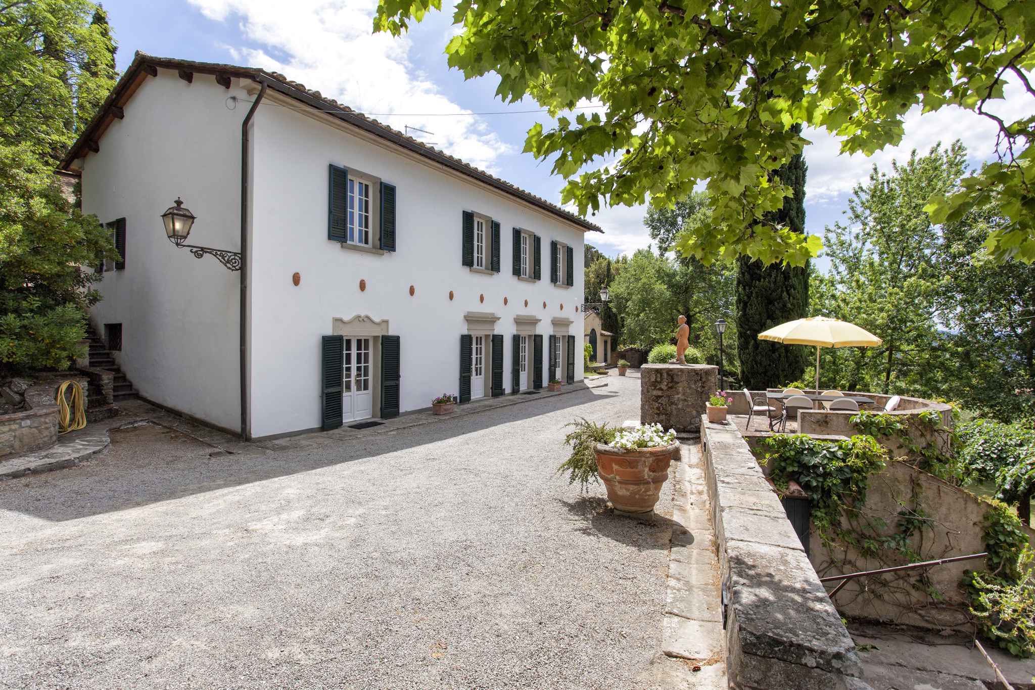 Ferienhaus umgeben von Olivenhainen und Pinienwald   Cortona Trasimeno