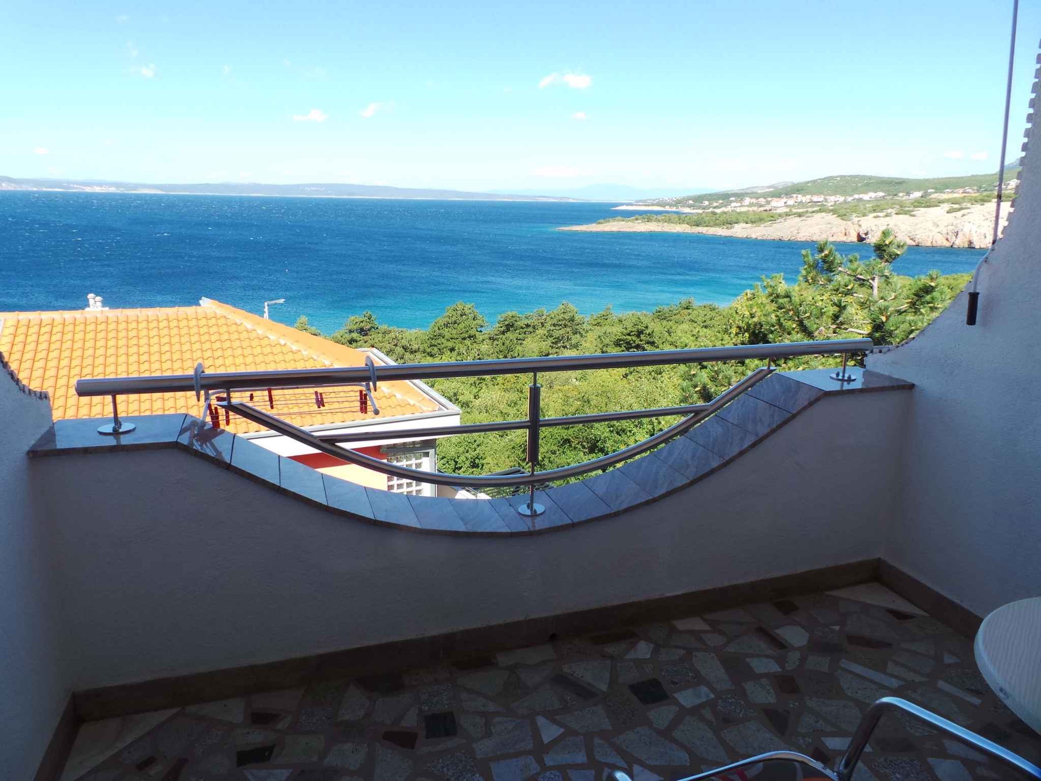 Ferienzimmer mit Balkon und Meerblick 150 m vom Strand