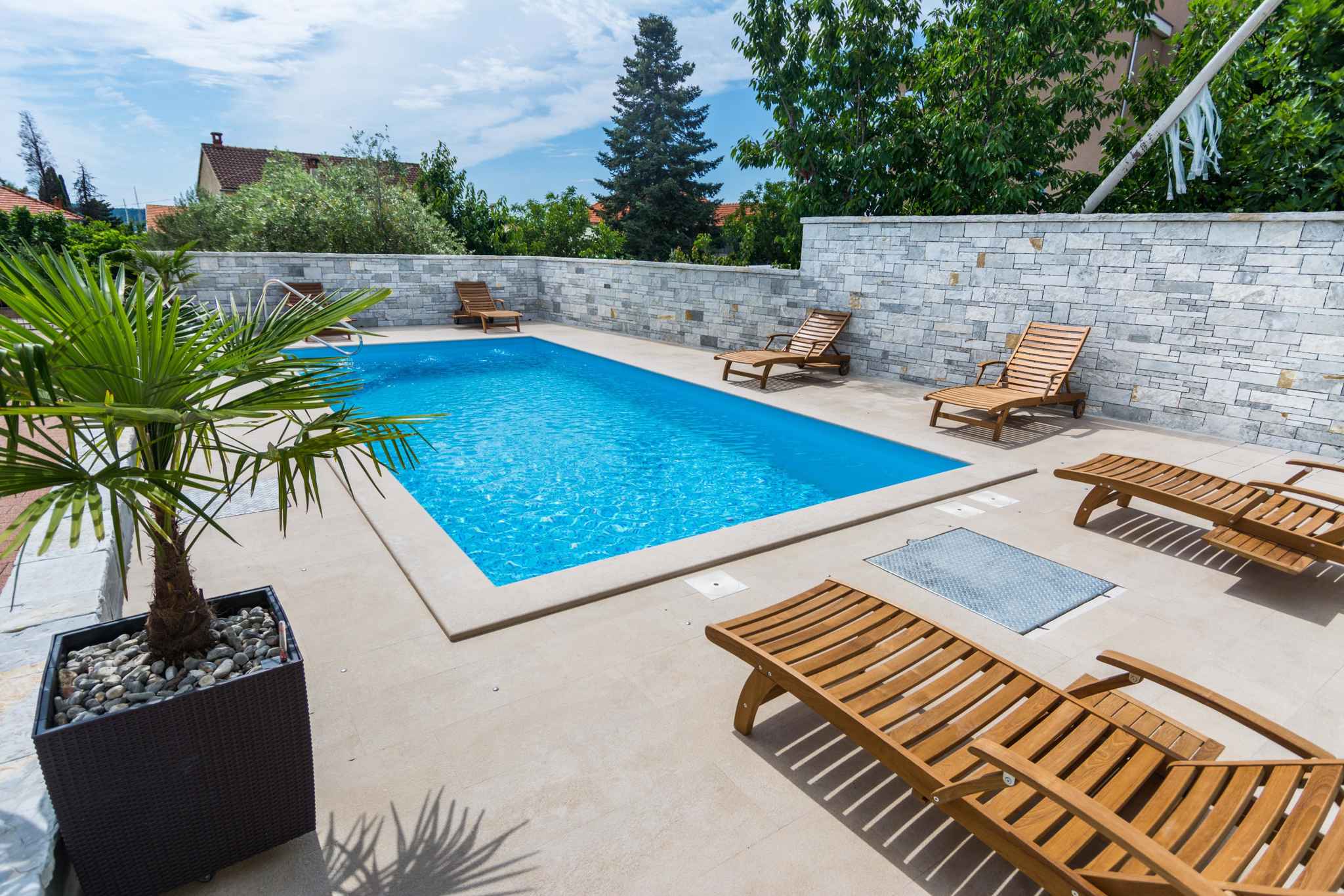 Ferienwohnung modern ausgestattet mit Pool   Zadar Riviera