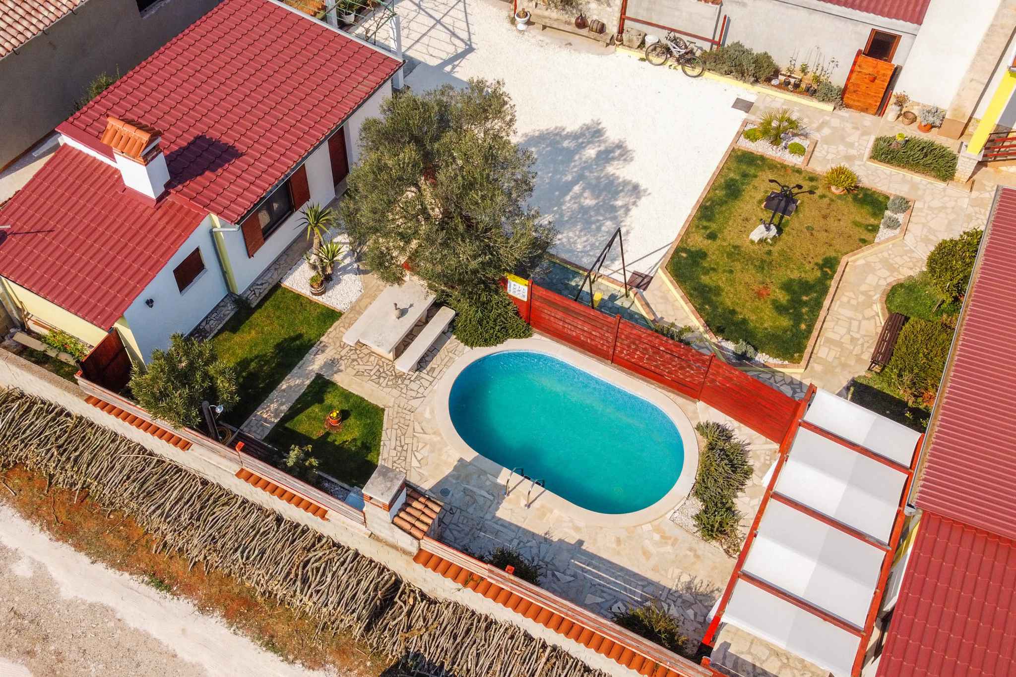 Bungalow mit Pool und Garten Ferienhaus in Kroatien