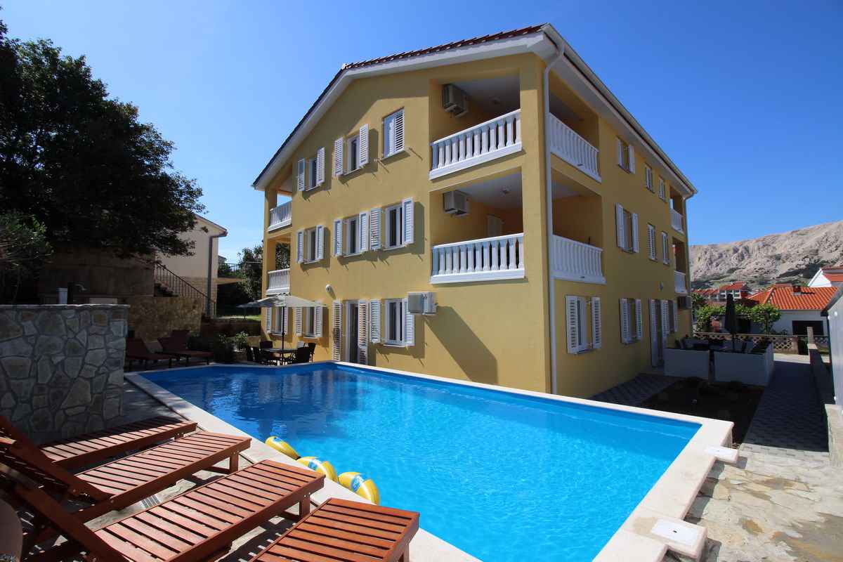 Ferienwohnung modern eingerichtet mit Pool, free W   kroatische Inseln