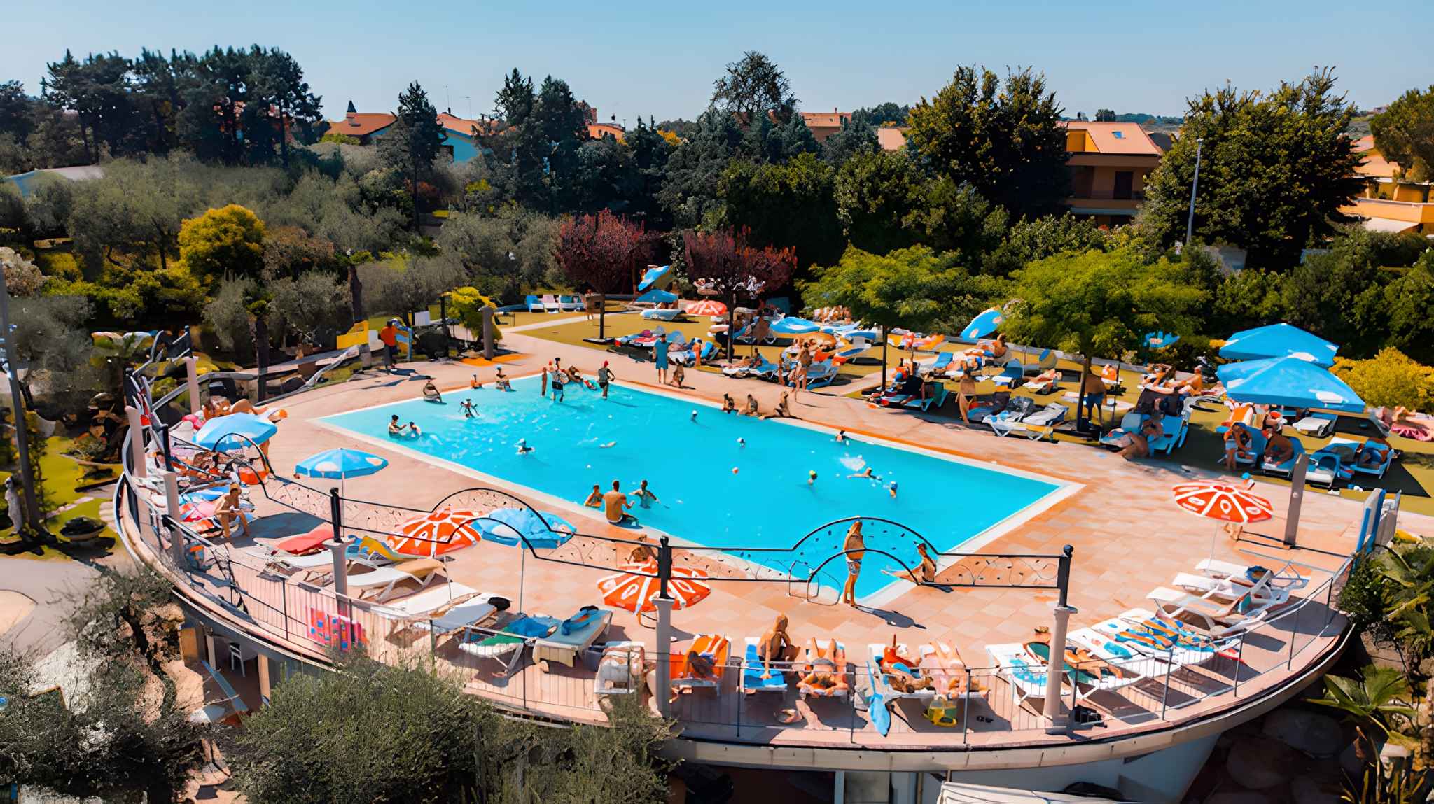 Mobilehome mit Pool in einer Ferienanlage Ferienhaus in Italien