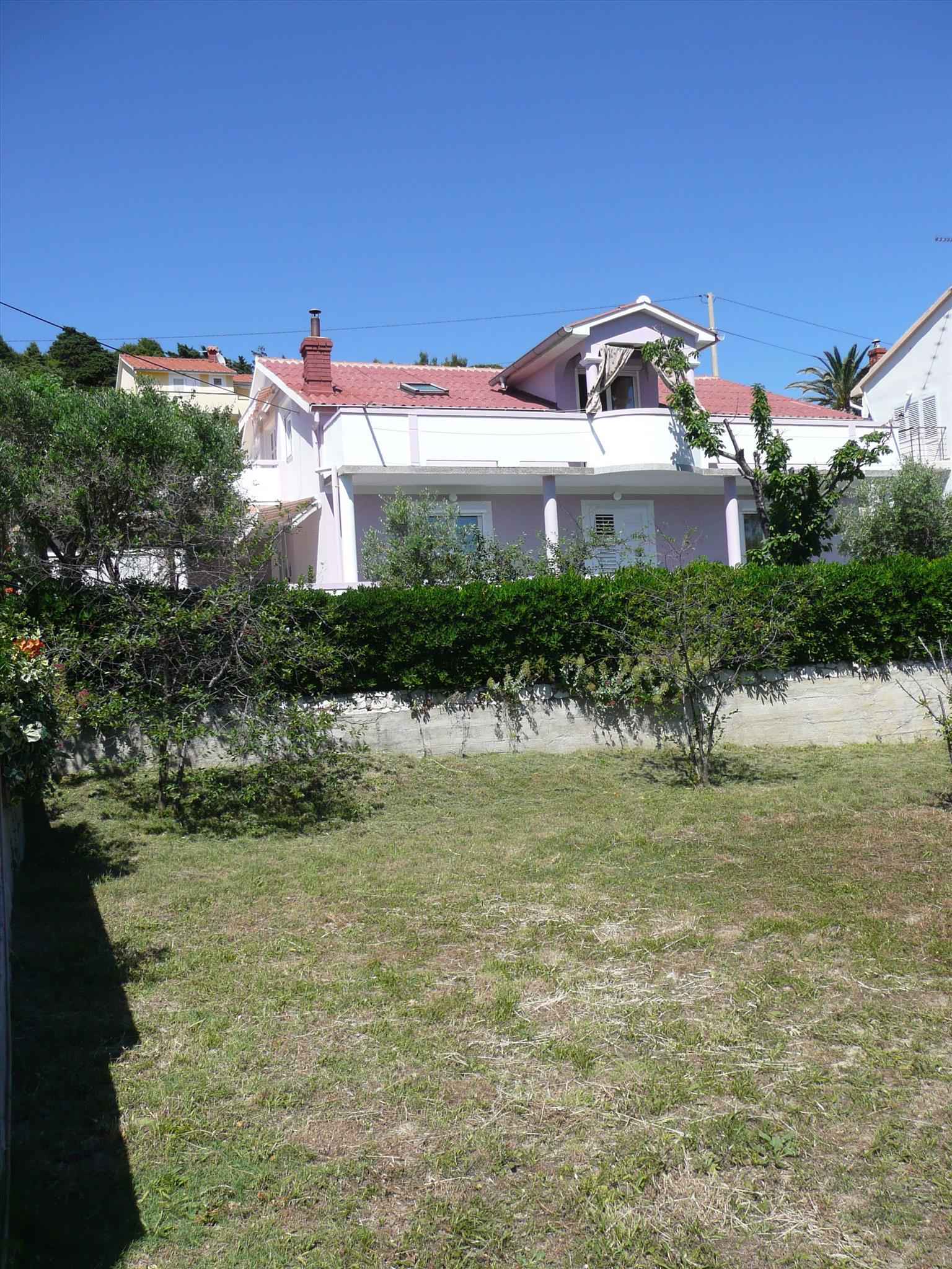 Ferienwohnung neu renoviert nah zum Zentrum und in   kroatische Inseln