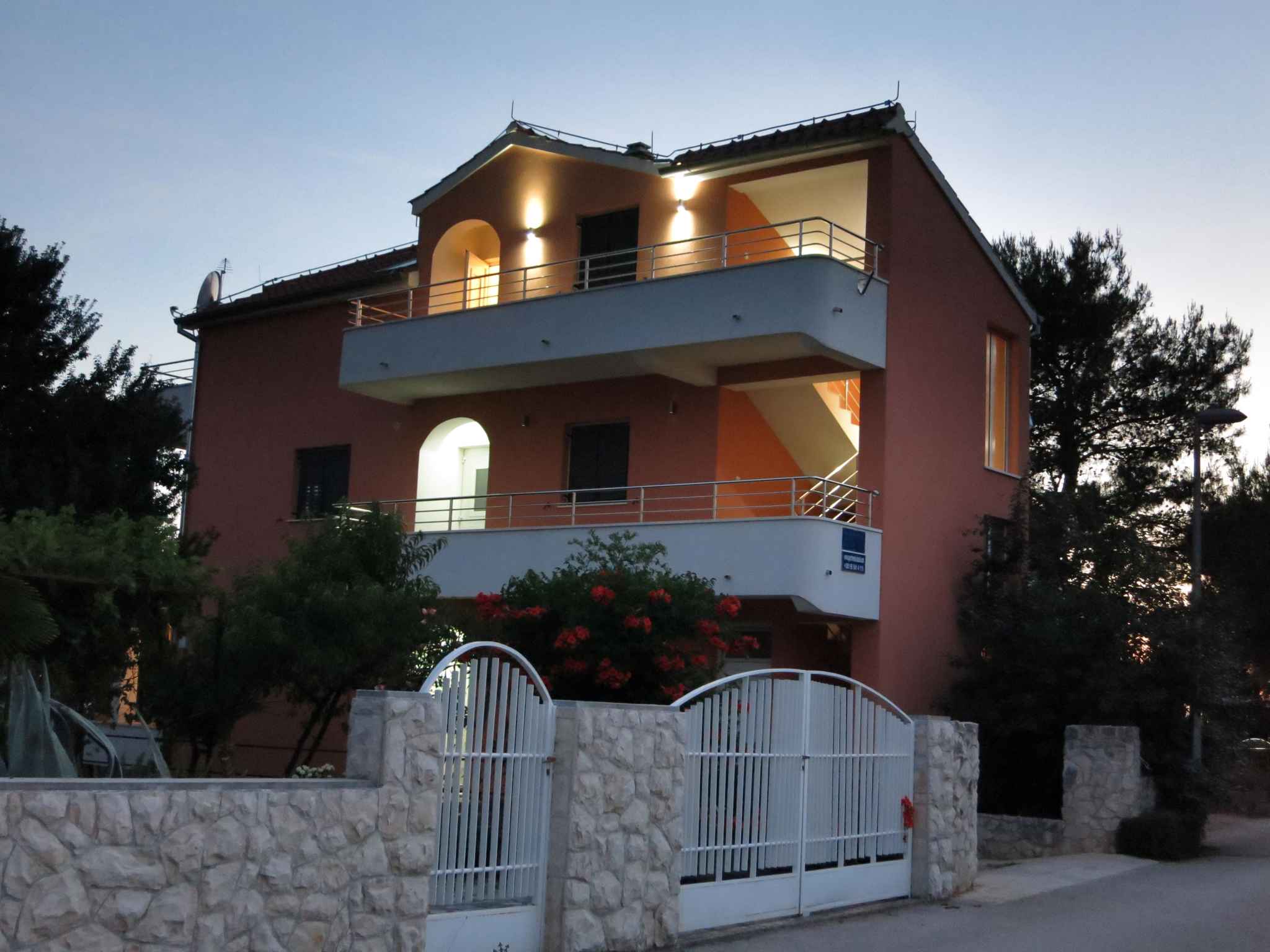 Ferienwohnung mit Klimaanlage und Balkon in Strand   Sibenik Riviera