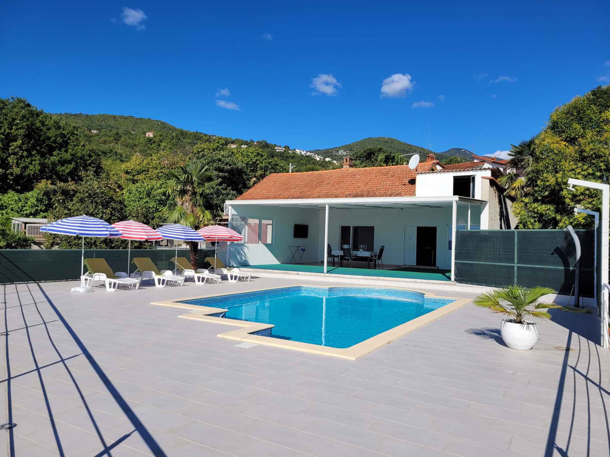Ferienhaus mit Meerblick und Pool Ferienhaus in Kroatien