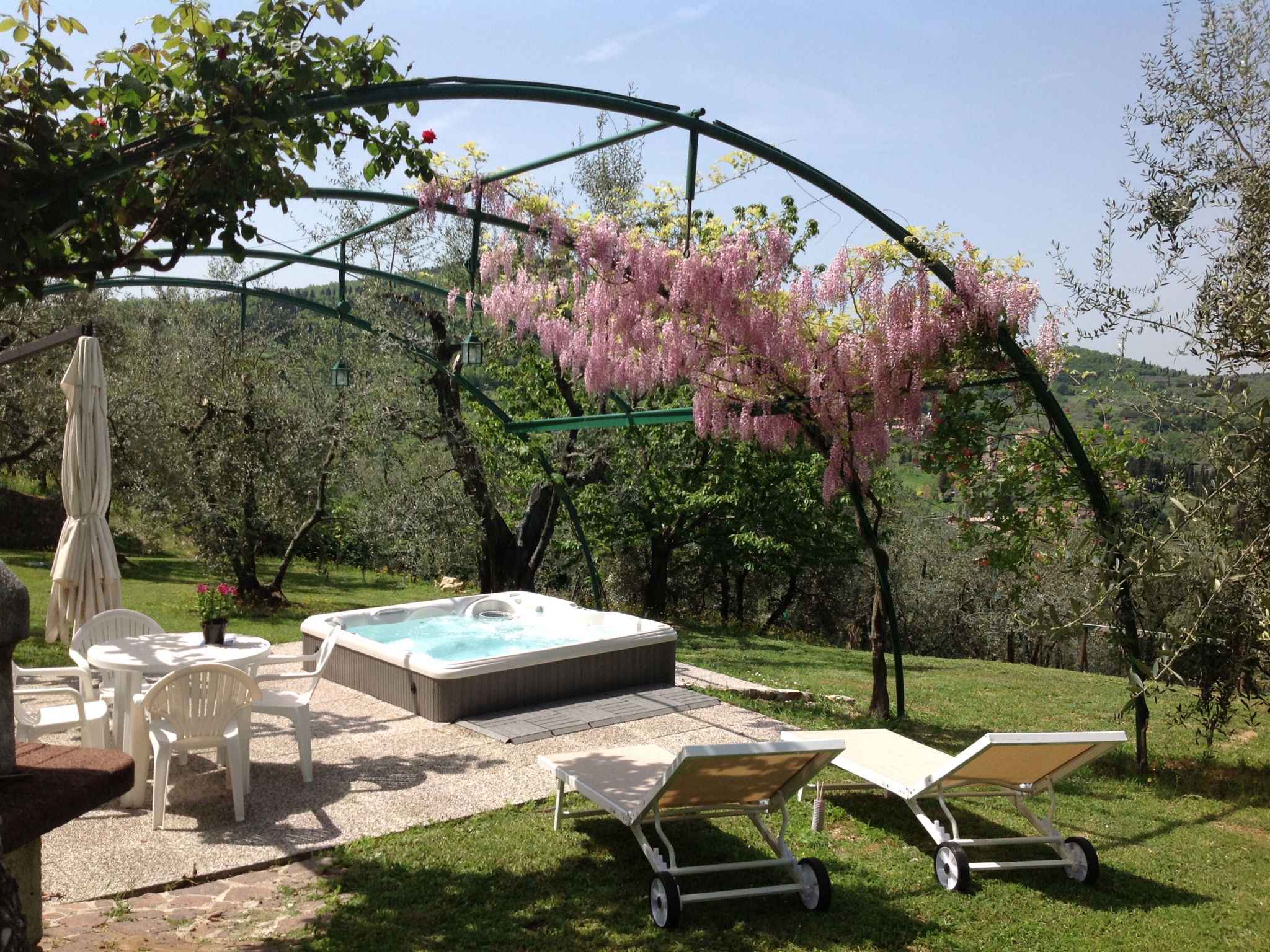 Ferienwohnung mit Whirlpool und Terrasse Bauernhof in Italien