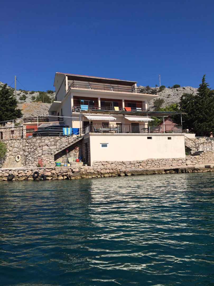 Ferienwohnung mit Klimaanlage direkt am Meer Ferienhaus in Dalmatien