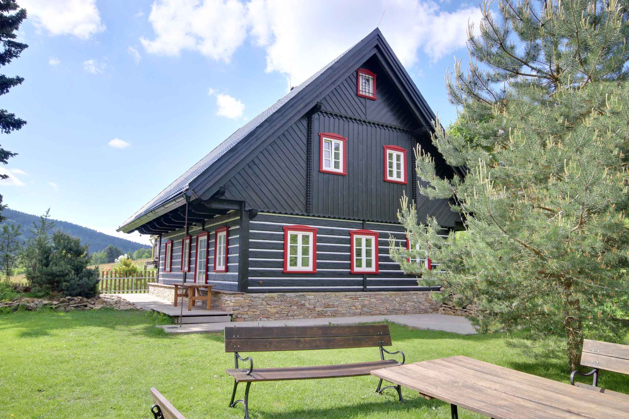 Ferienhaus mit stilvollen Holzmöbeln Ferienhaus  Riesengebirge CZ