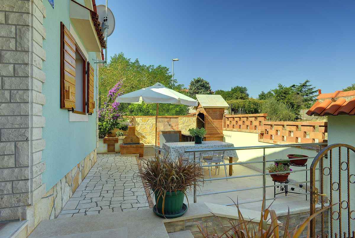 Ferienhaus mit mediterranem Garten nahe am Meer Ferienhaus in Kroatien
