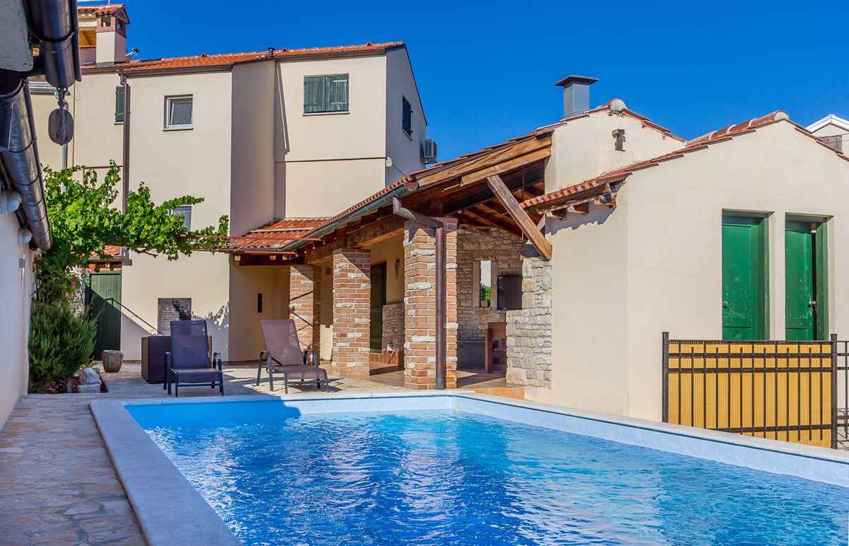 Villa mit Pool und Meerblick Ferienhaus in Kroatien