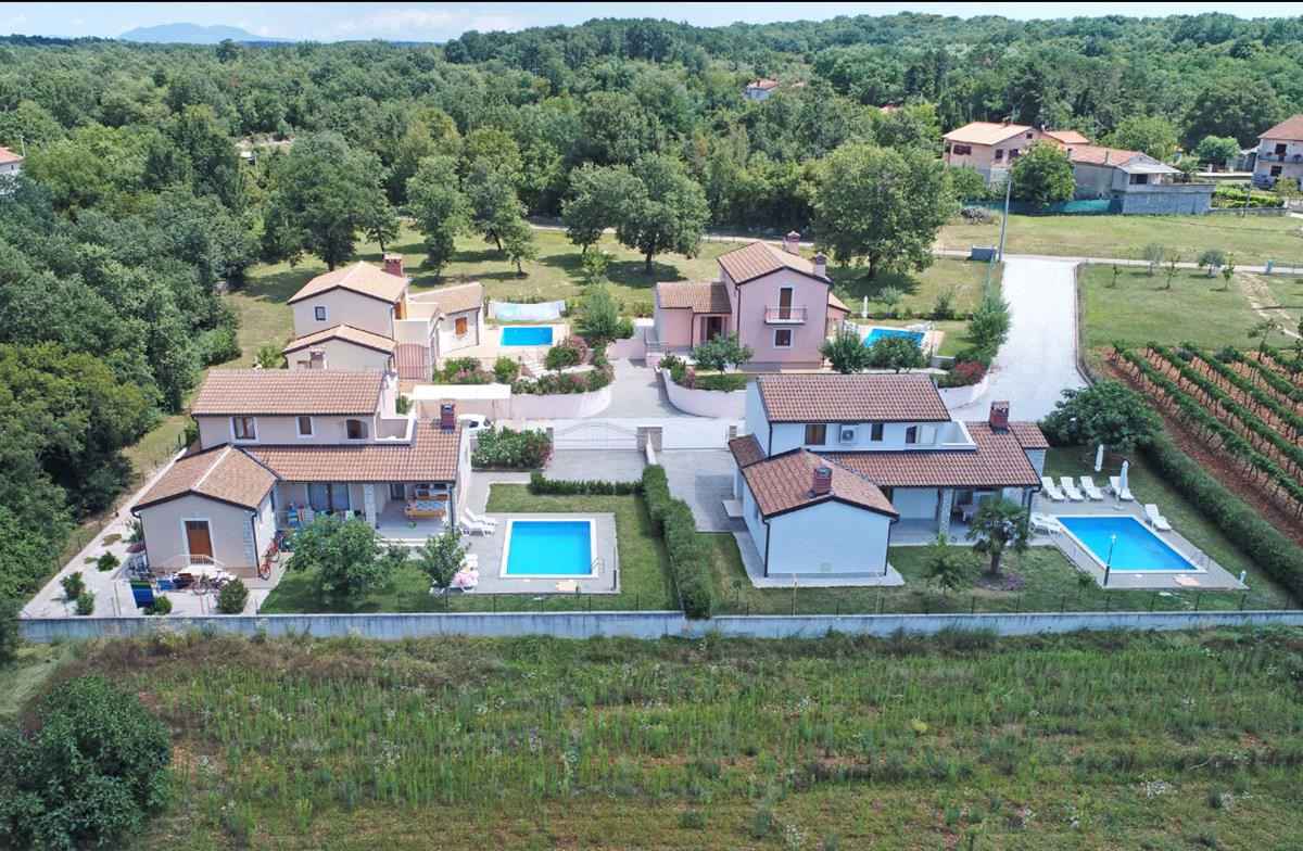 Villa mit privatem Pool und Außendusche Ferienhaus in Kroatien