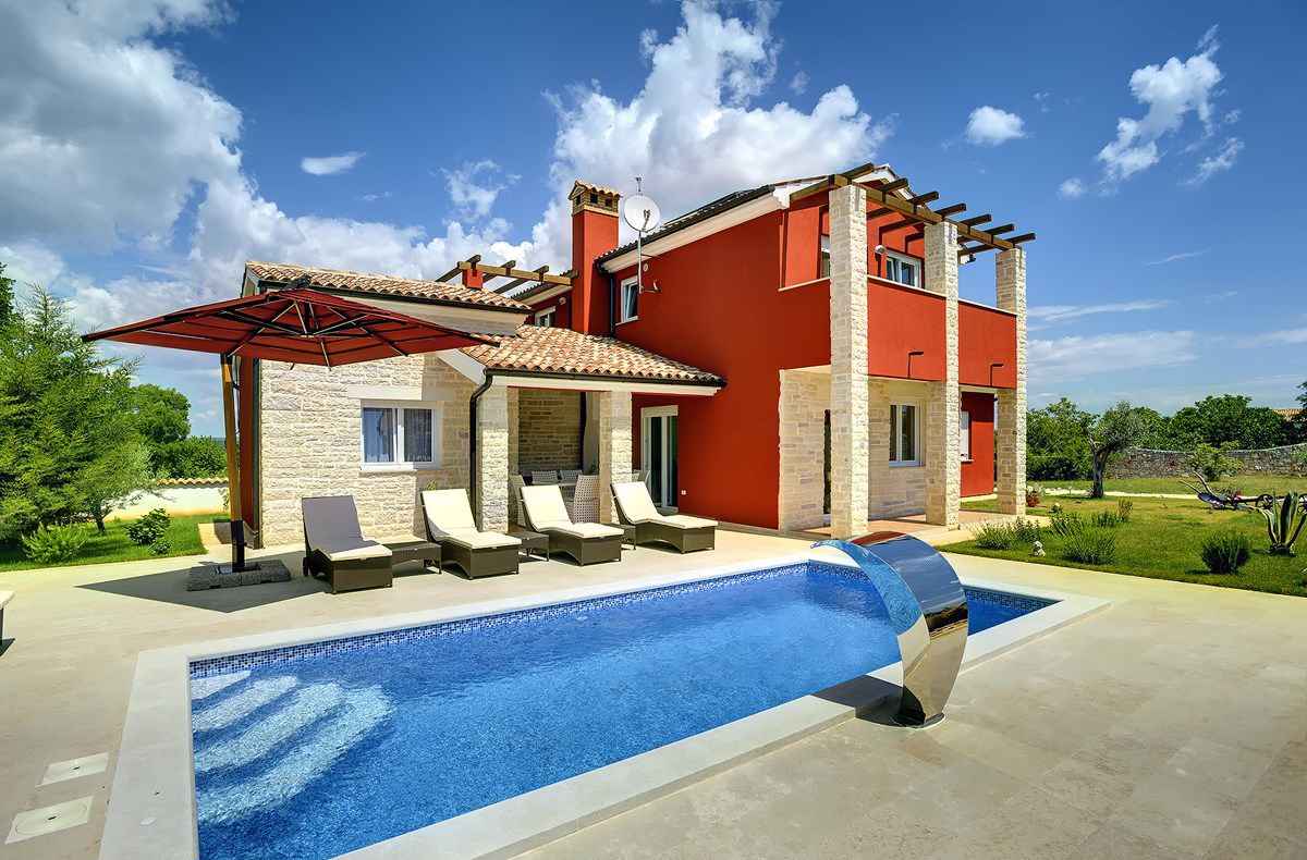 Villa mit Pool, Sauna und Jacuzzi Ferienhaus  Krnica
