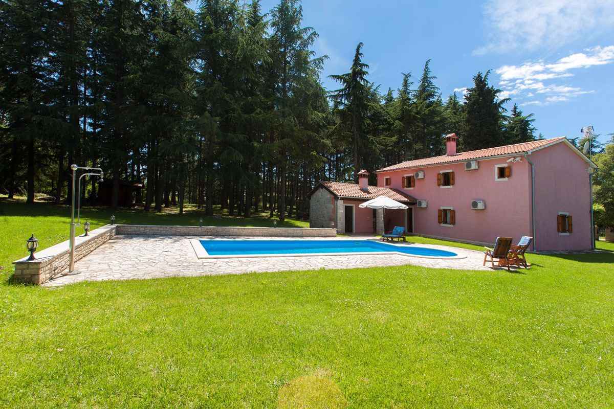 Villa mit Swimmingpool und Billard Ferienhaus in Istrien