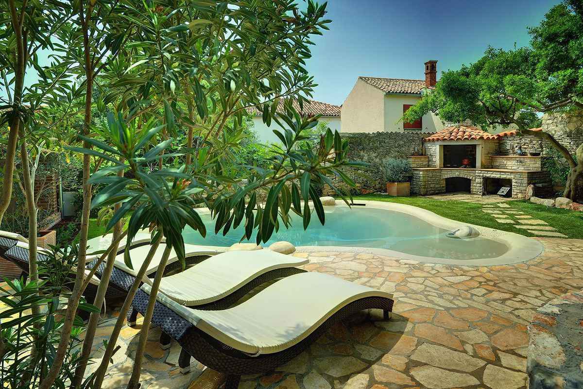 Villa mit Pool und Meerblick  in Istrien