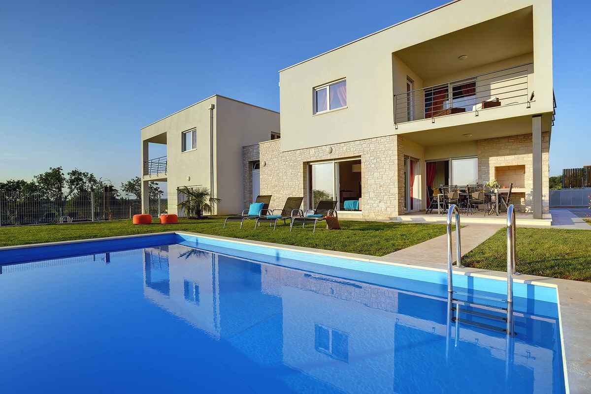 Villa mit Swimmingpool und Grill   Novigrad