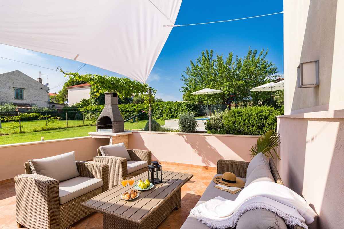 Ferienhaus mit Pool und Sonnenterrasse Ferienhaus in Kroatien