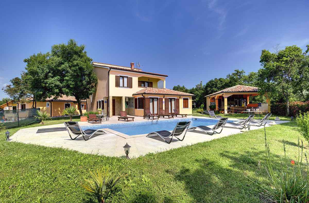 Villa mit Pool, Sauna und Fitness Ferienhaus in Istrien