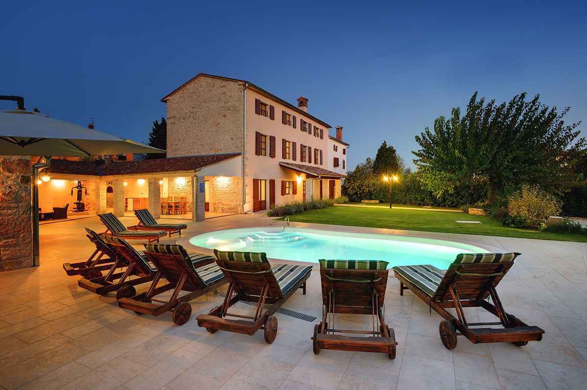 Villa mit Pool, Sauna, Sonnenterrasse und WIFI Ferienhaus in Istrien