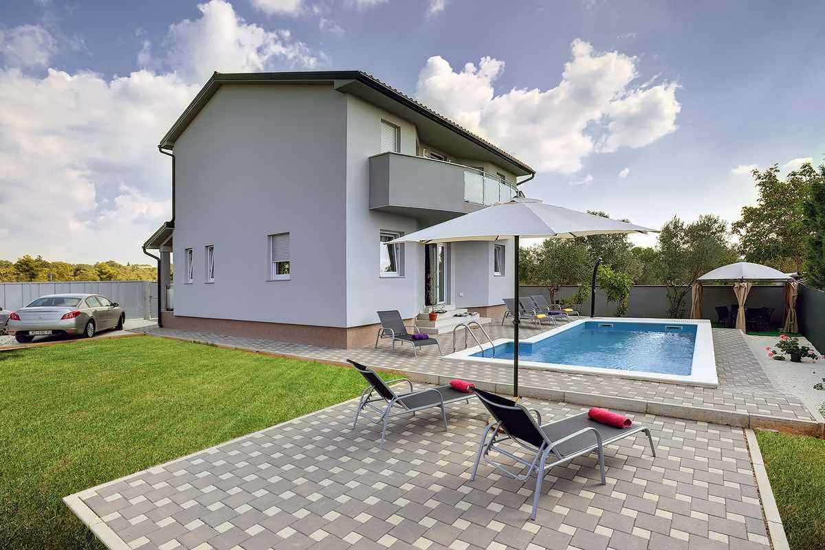 Villa mit Pool und Klimaanlage Ferienhaus  Vodnjan