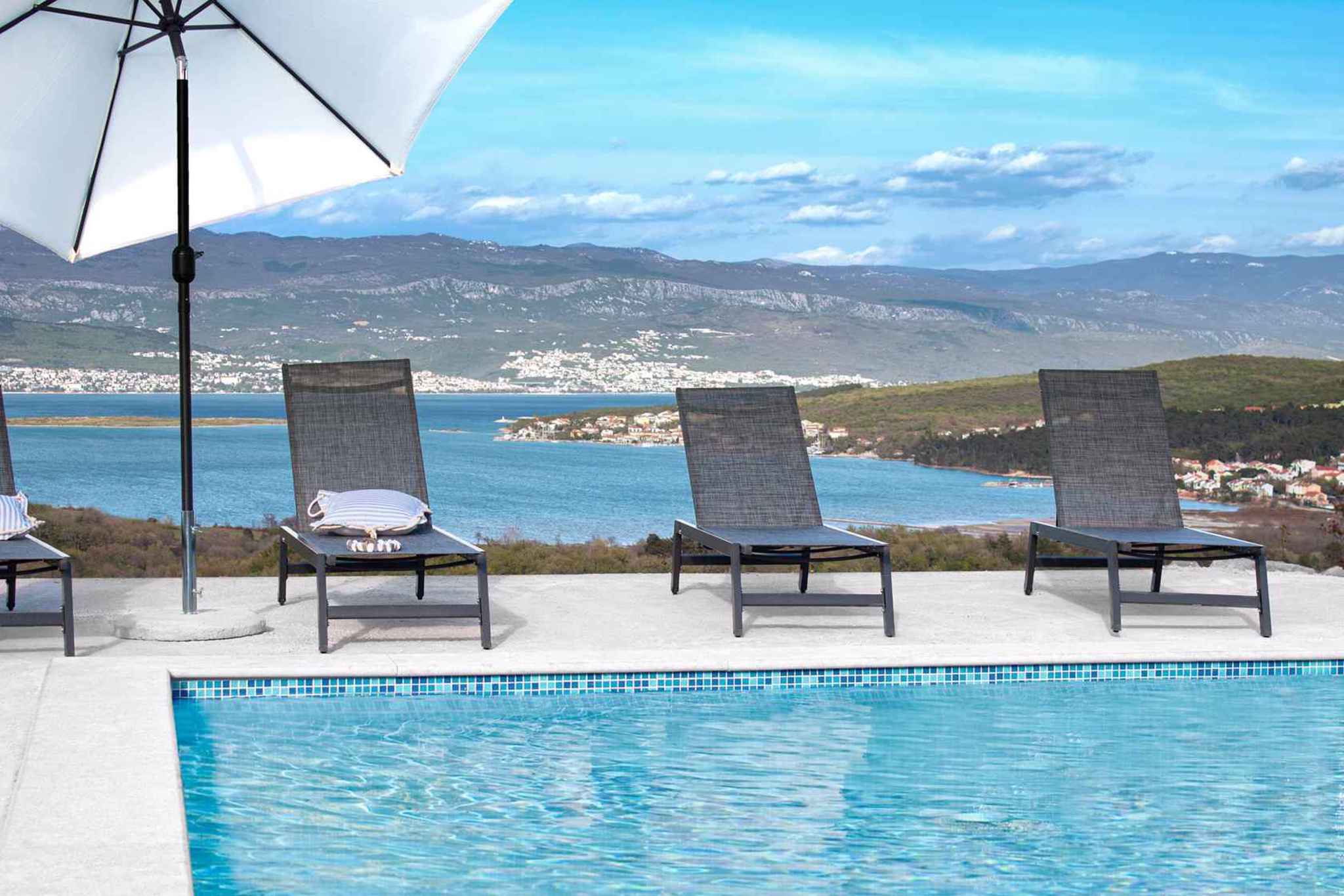 Ferienwohnung mit Pool und Meerblick   Insel Krk