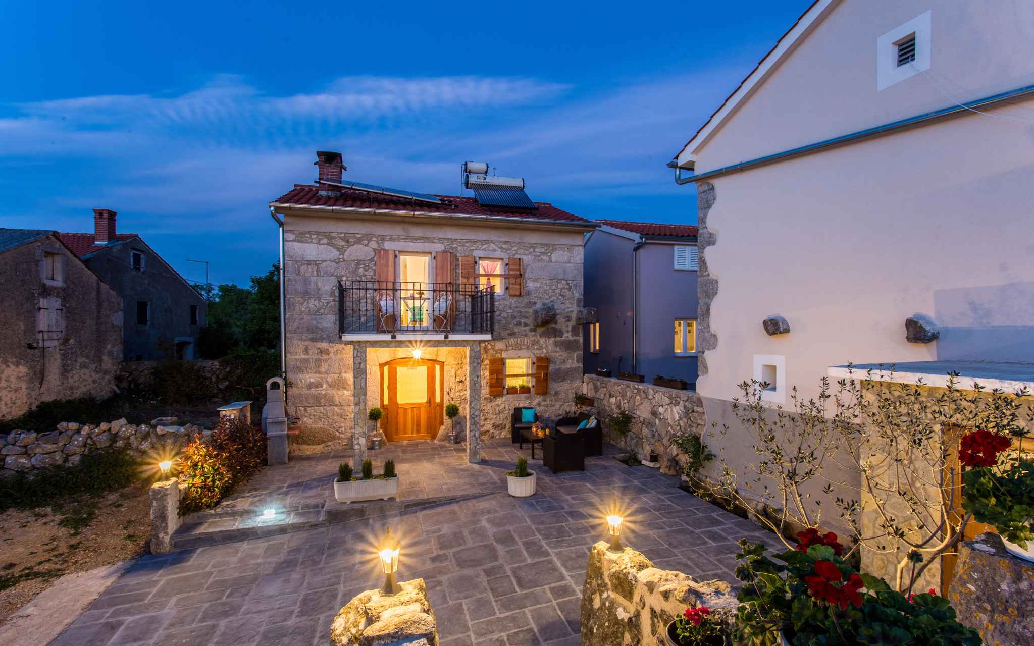 Ferienhaus mit Terrasse und Grillmöglichkeit   kroatische Inseln