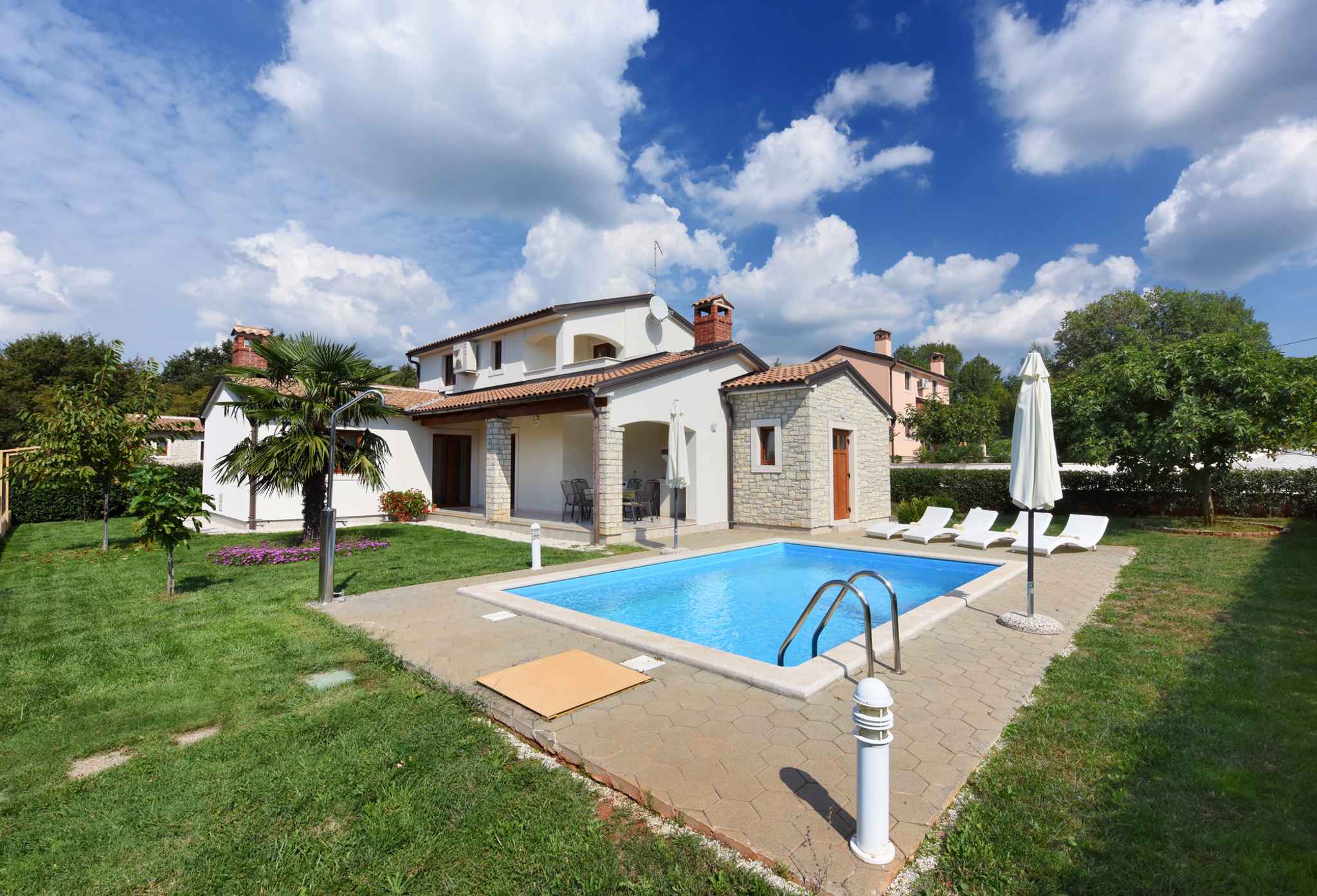 Villa mit Swimmingpool und Grillplatz Ferienhaus in Kroatien