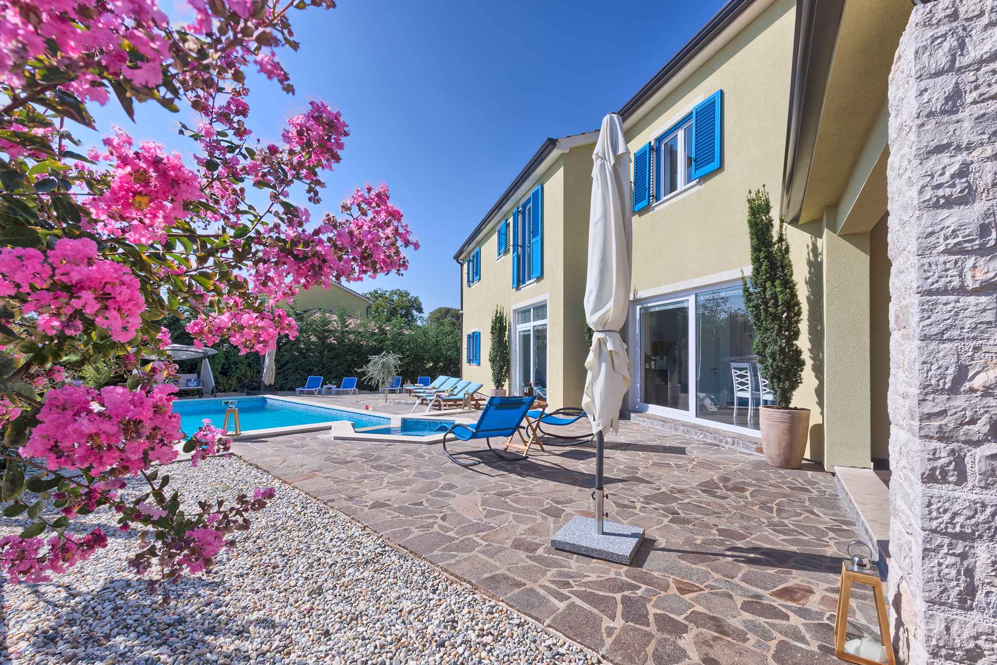 Villa mit Swimmingpool, Sauna und Spielplatz Ferienhaus in Kroatien