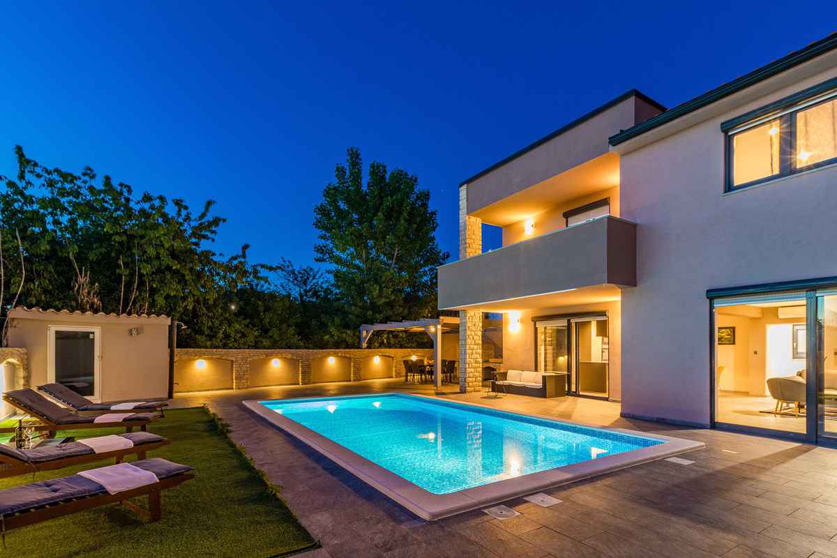 Villa mit Swimmingpool  in Europa