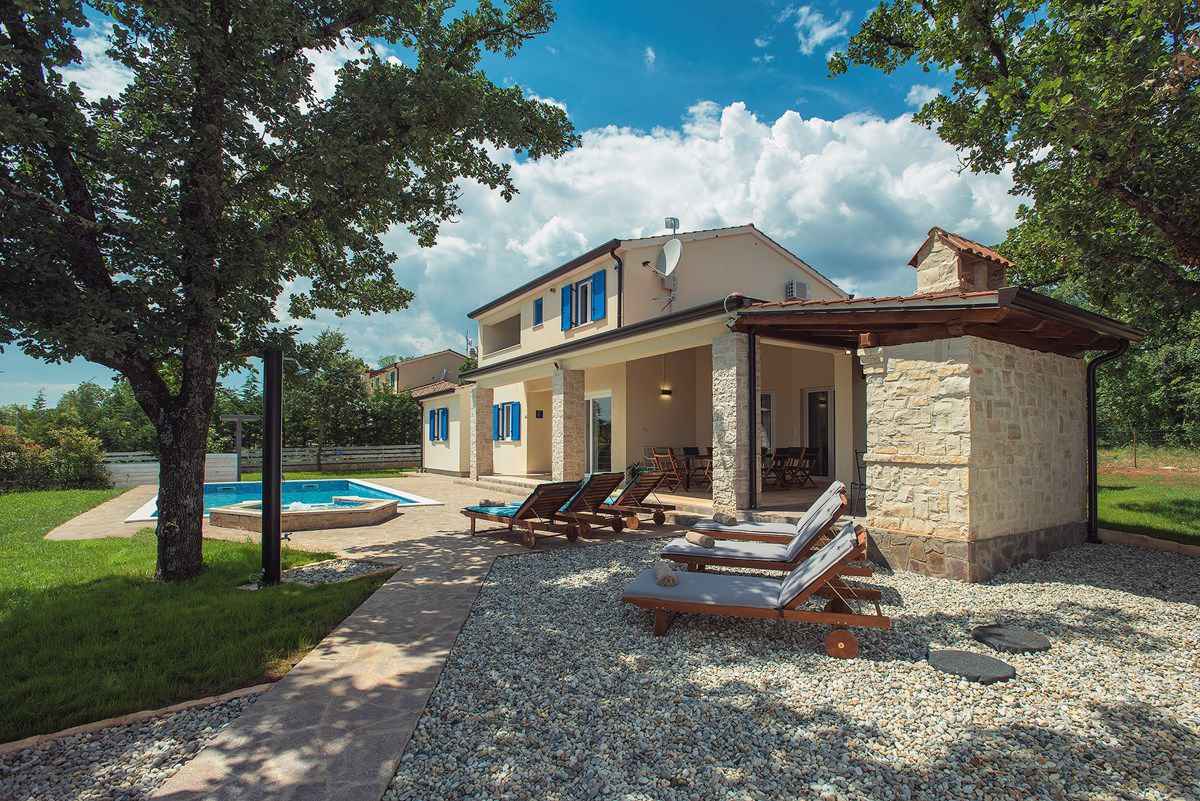 Villa mit Pool und Sauna Ferienhaus in Kroatien
