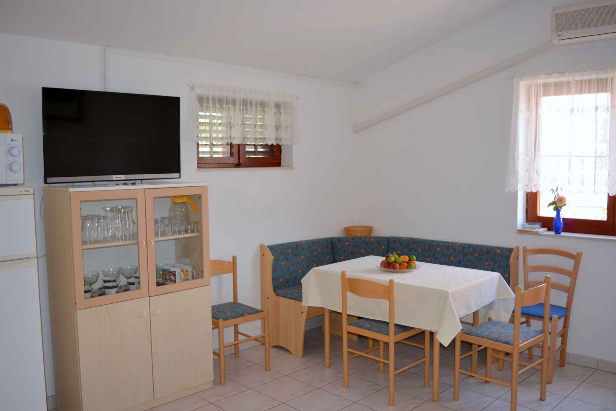 Ferienwohnung mit 25 qm großem Balkon und Klimaanlage (278782), Vodice, , Dalmatien, Kroatien, Bild 10