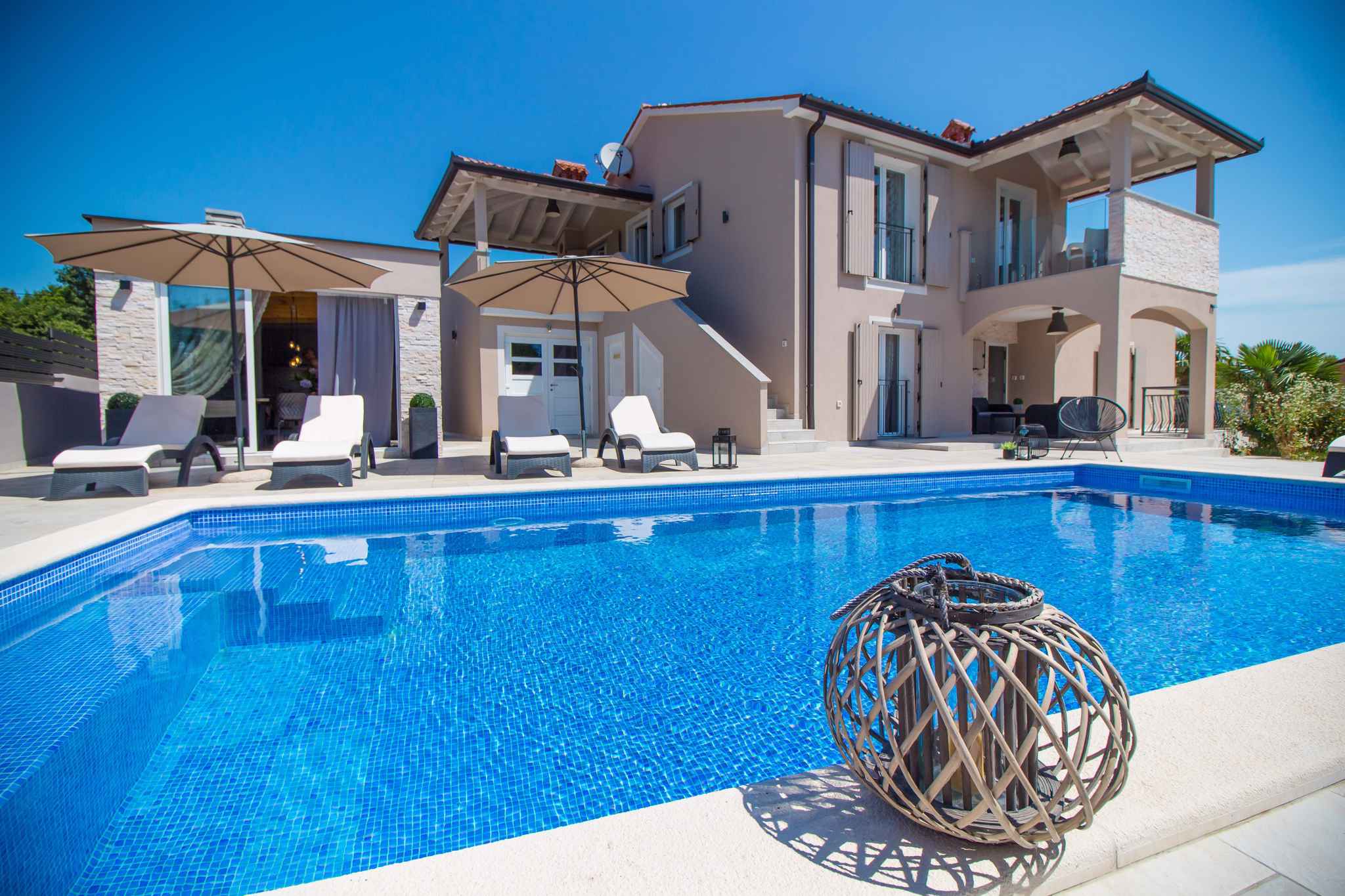Ferienhaus mit Schwimmbad und Klima Ferienhaus in Kroatien