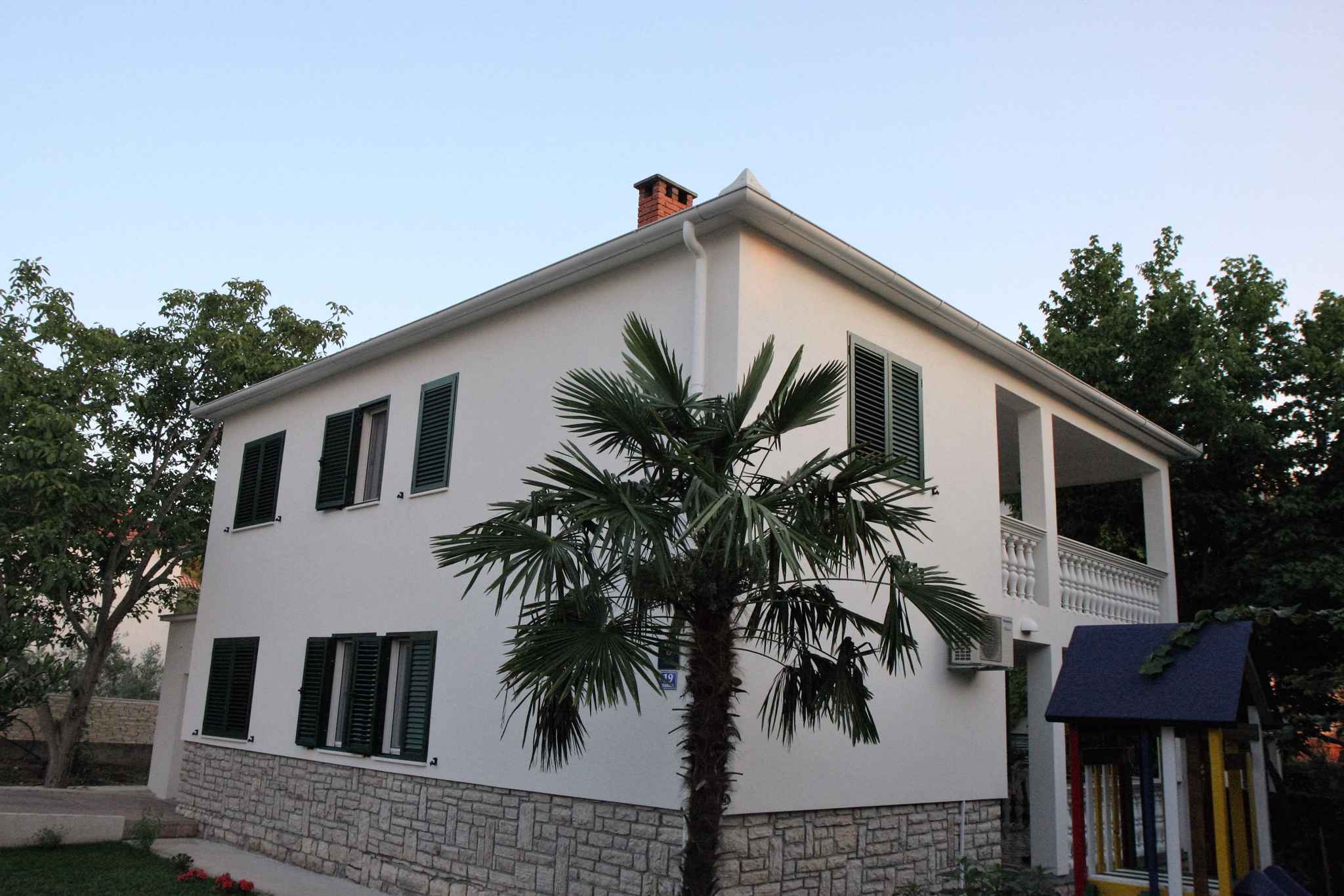 Ferienhaus mit Balkon und Klimaanlage Ferienhaus in Dalmatien