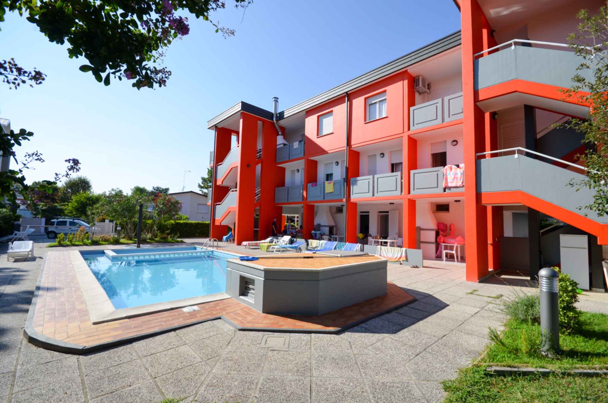 Ferienwohnung in moderner Residenz mit Pool  in Europa