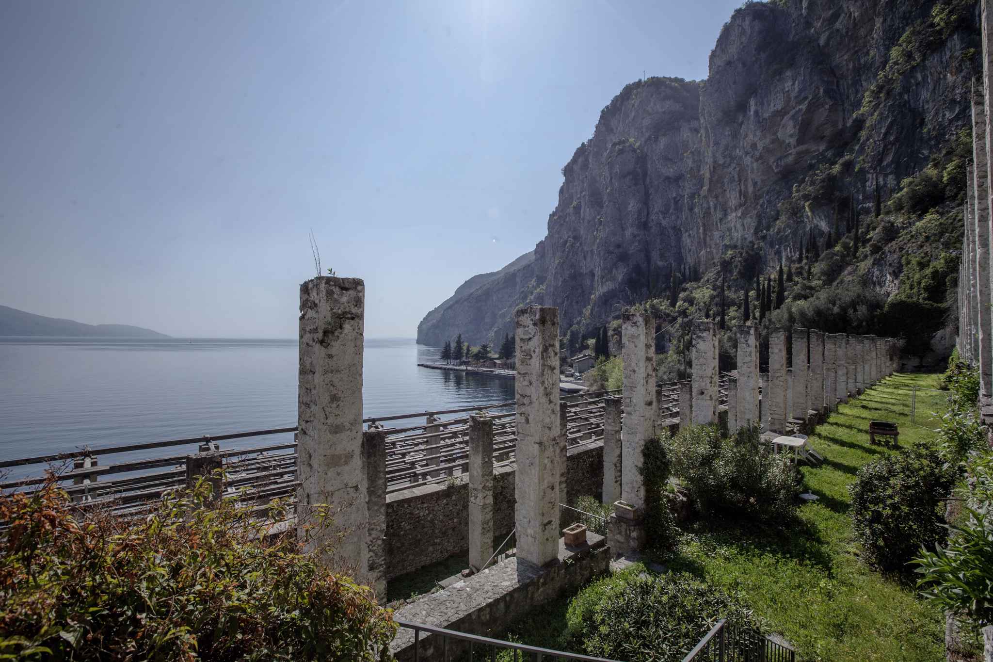 Studio rustikal eingerichtet, mit Blick auf See un   Gardasee - Lago di Garda