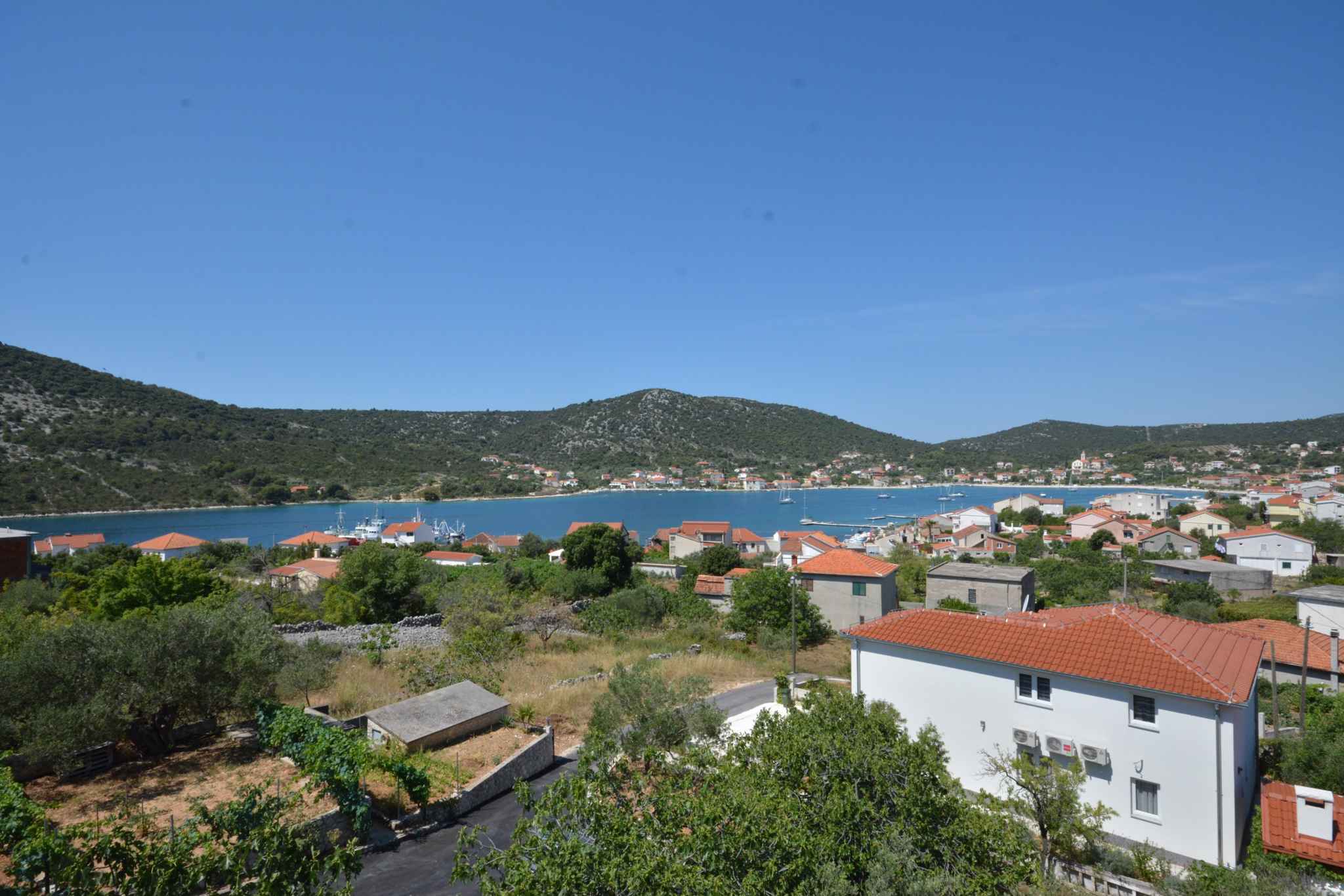 Ferienwohnung mit Meeresblick und Internet  in Dalmatien